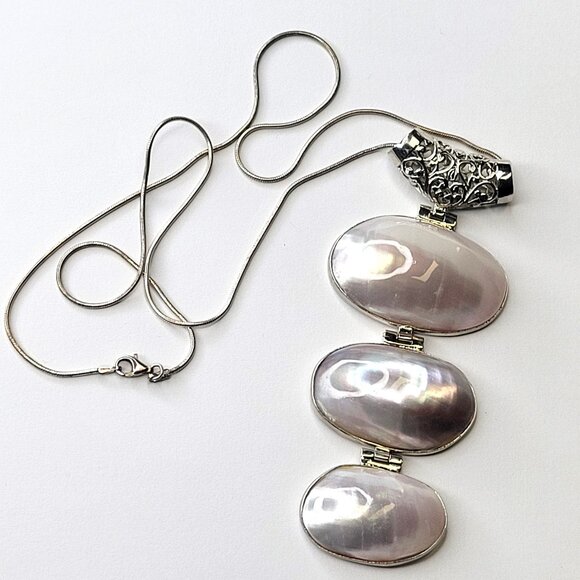 Genuine Mother of Pearl Pendant Necklace - Picture 1 of 16